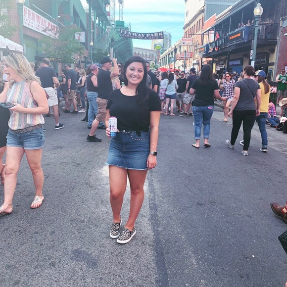 Meet your Posher, Talia - Picture 5 of 15